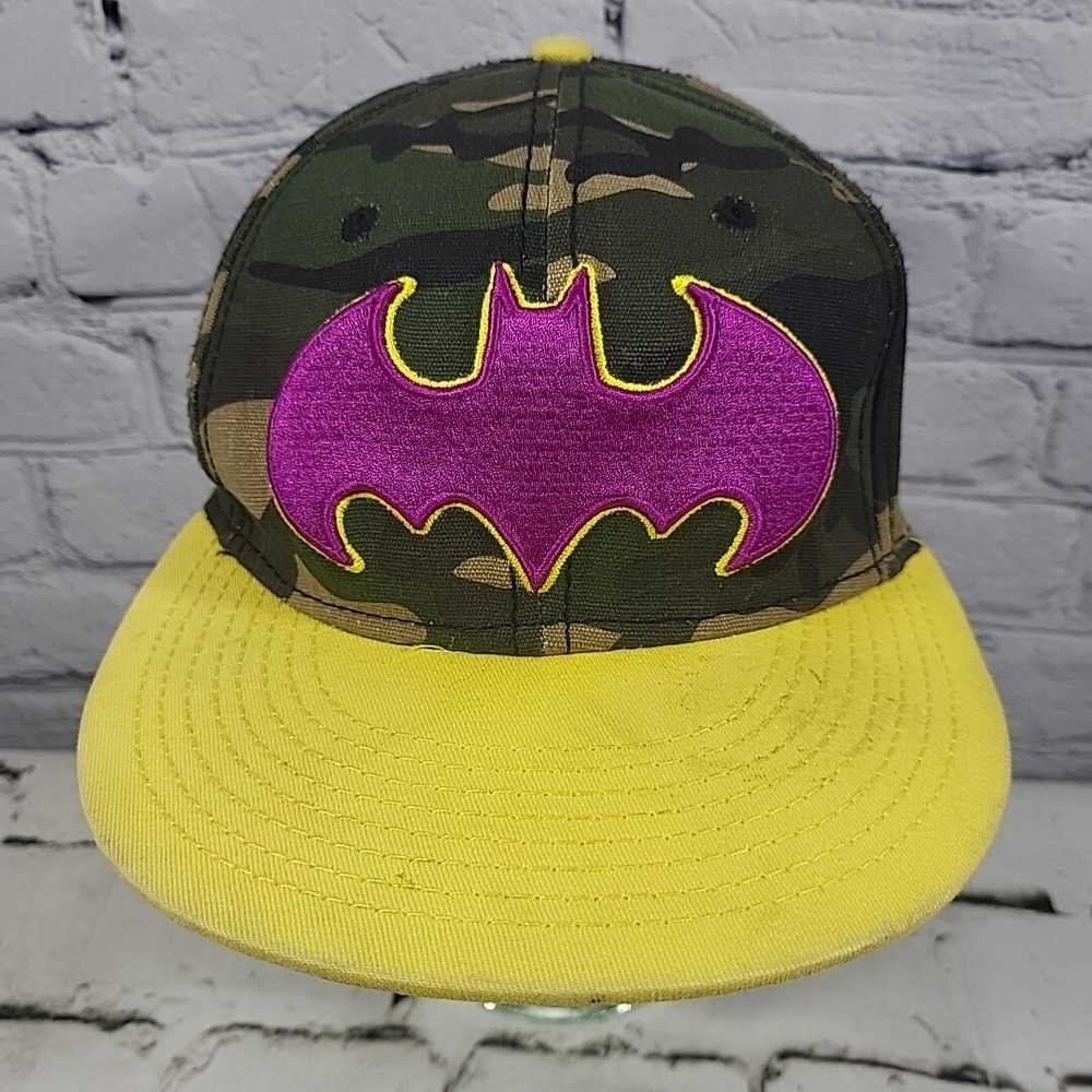 Batman Dark Knight Hat Mens S/M Camo Purple Bat Logo DC Comics Ball Cap